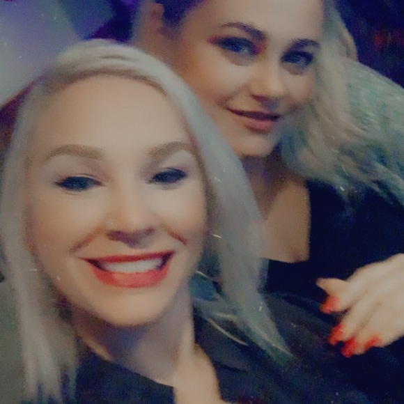 Meet your Posher, Denise - Picture 1 of 1